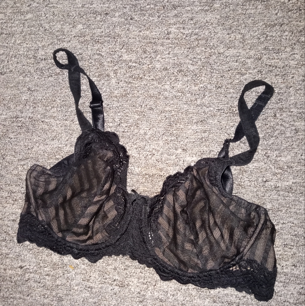 Vintage bra size 34D nude with lace and black stripes